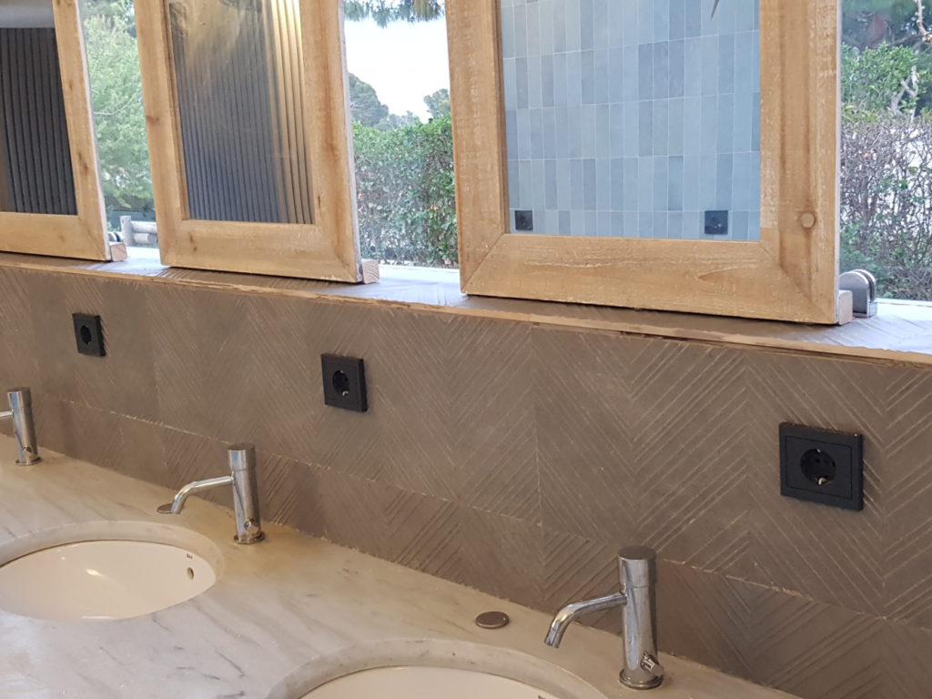WC2